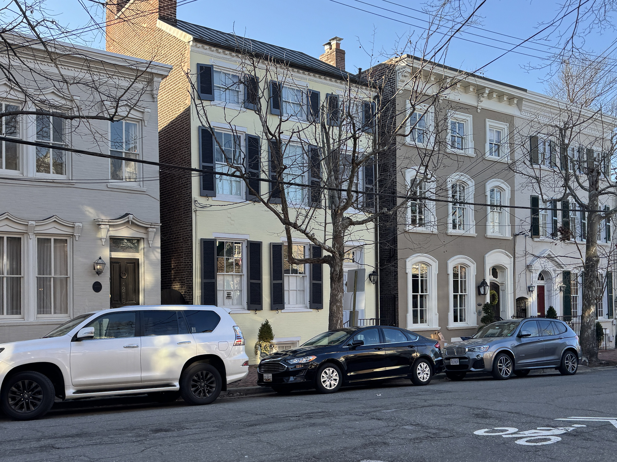 row of historic 18th and 19th century townhomes