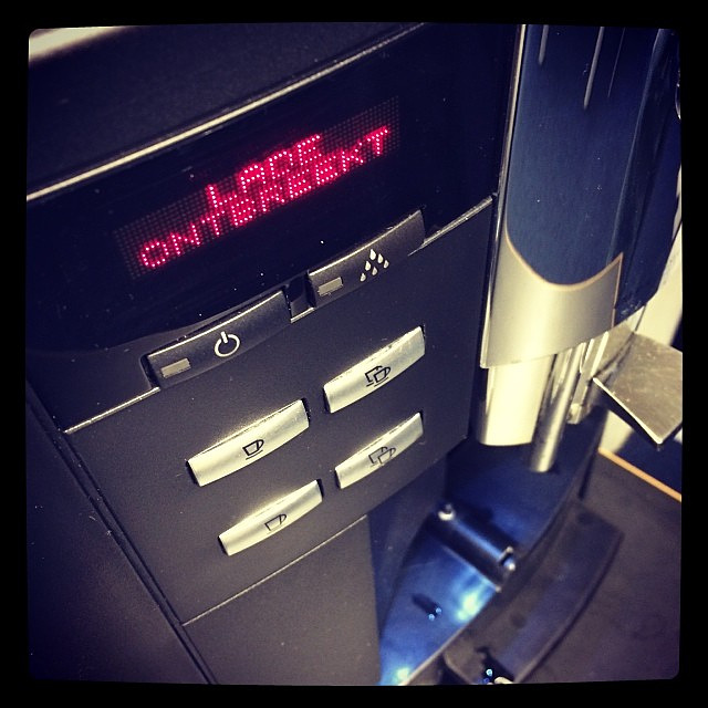 Instamemories post, a picture of a Jura machine saying the drawer is missing