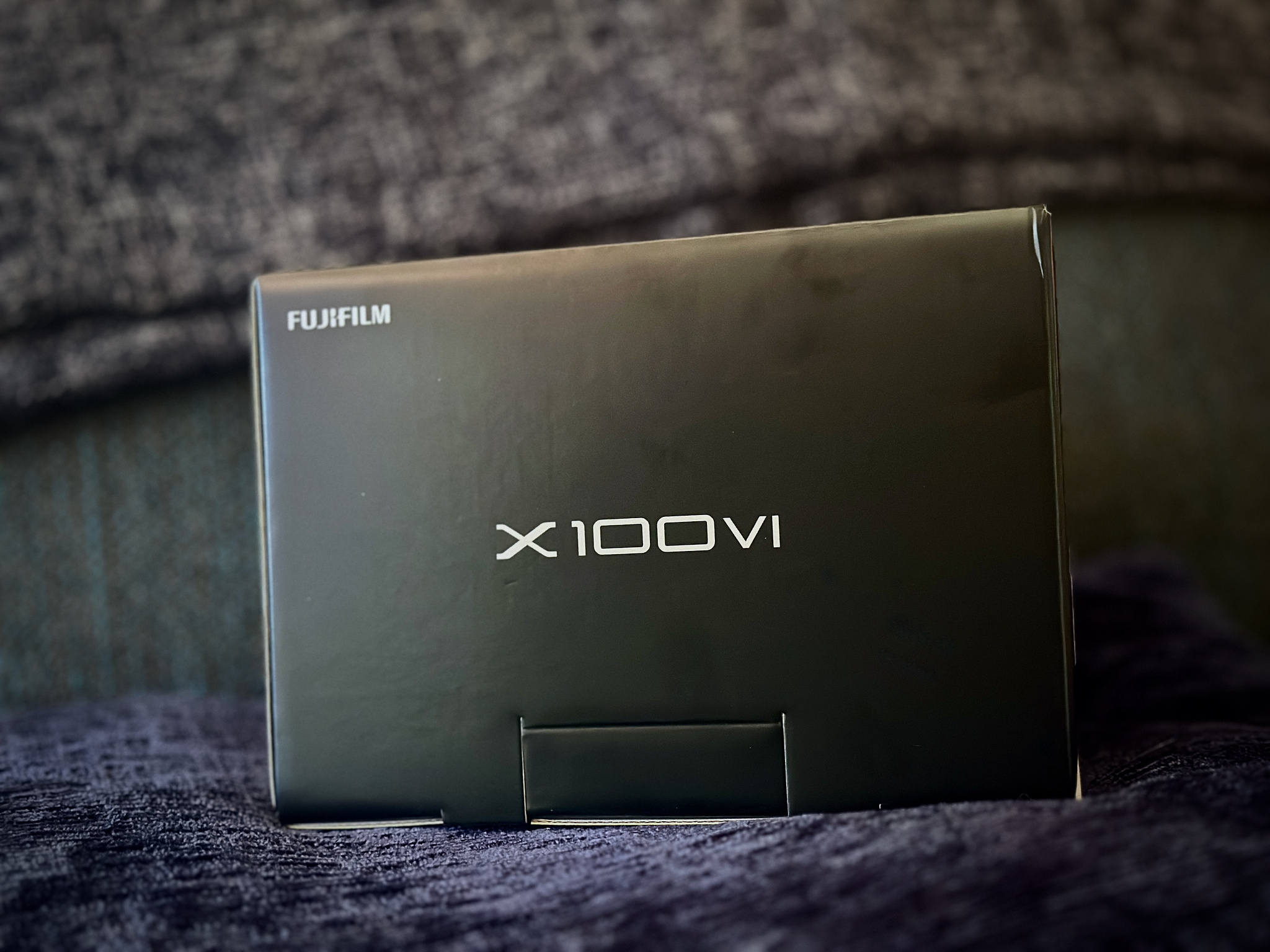 A Fujifilm X100VI box