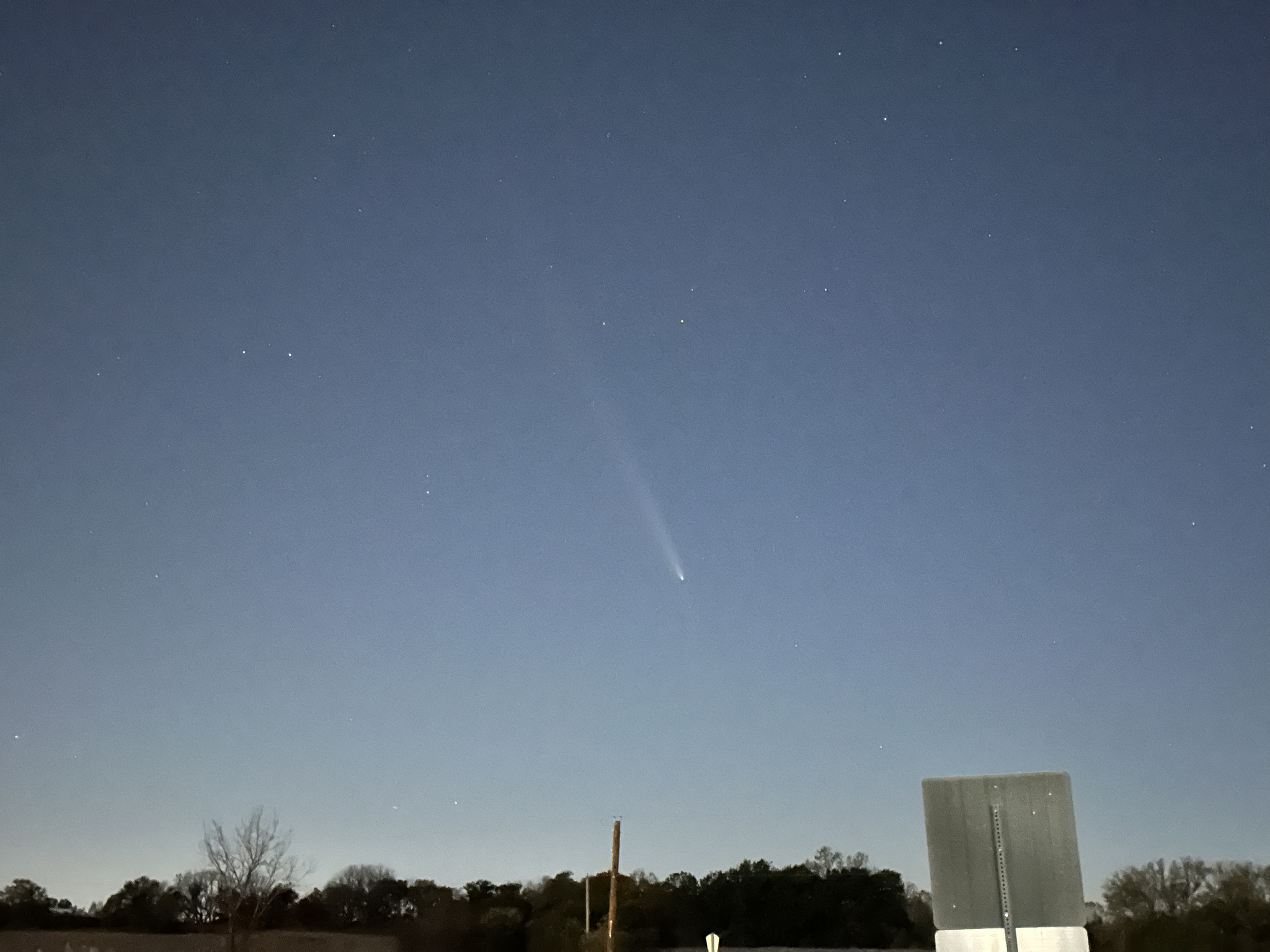 Comet Tsuchinshan-ATLAS in the sky over Northern Illinois